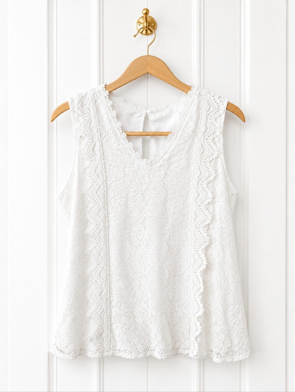 White Lined Lace Sleeveless Blouse Size M | Floral Lace V-Neck Feminine Top - Picture 5 of 8